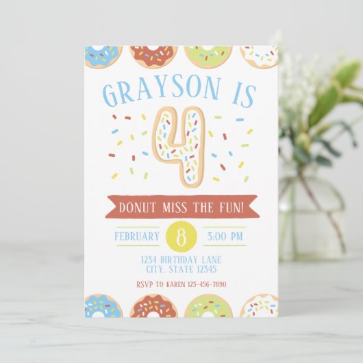 Donut Fourth Birthday Invitation Kaart (Staand voorkant)