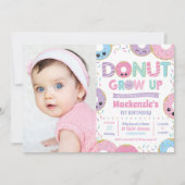 Donut Groei Kawaii Birthday Foto uitnodiging (Voorkant)