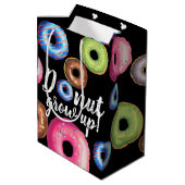 Donut Groeit Birthday Party Doughnoten Medium Cadeauzakje (Achterkant Gekanteld)