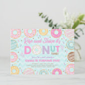 Donut Invitation Rise and Shine, het is donut Time Kaart (Staand voorkant)