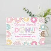 Donut Invitation Rise and Shine, het is donut Time Kaart (Staand voorkant)