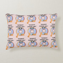 DONUT JUDGE ME ACCENT KUSSEN