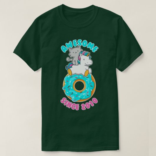 Donut Kitten Unicorn Geweldige sinds 2010 T-shirt (Design voorkant)
