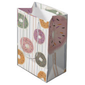 Donut Liefhebbers Patroon – Pastelkleurige Sprinke Medium Cadeauzakje (Voorkant Gekanteld)