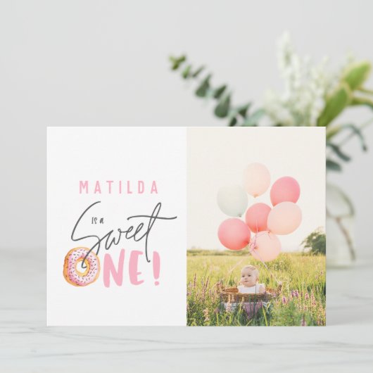 Donut liefje 1e verjaardag uitnodiging (Staand voorkant)