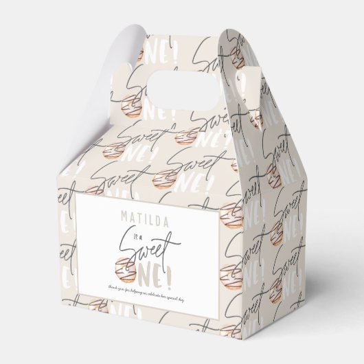 Donut liefje op 1e verjaardag bedankdoosjes (Voorkant Zijde)