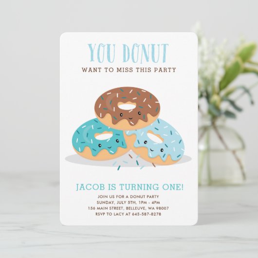 Donut Miss Deze Fun Birthday partijuitnodiging Bla Kaart (Staand voorkant)