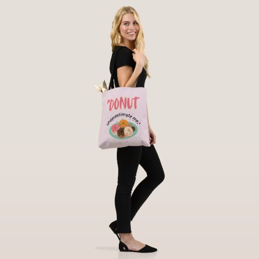 DONUT ONDER SCHATTING TOTE BAG (Op model)