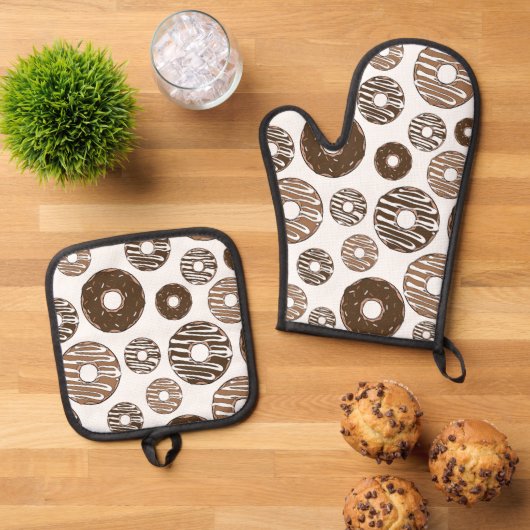 Donut Pattern, Chocolate Donuts, Karamel Donuts Ovenwant & Pannenlap Set (Top down)
