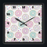Donut Pattern Schattige Kleurrijk Vierkante Klok<br><div class="desc">Een klok met een heerlijk leuk patroon. Illustratie van pastelroze en groene donuts met strooien en ijsjes.</div>