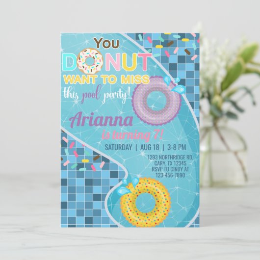 Donut poolmeisje verjaardagsuitnodiging, pooluitno kaart (Staand voorkant)