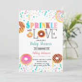 Donut sprinkhaan met liefdesuitnodiging kaart (Staand voorkant)