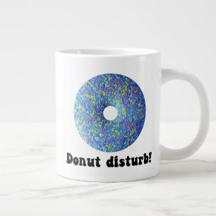 Donut storen grote koffiekop