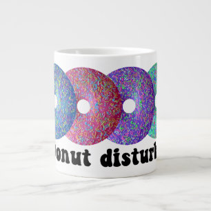 Donut storen grote koffiekop