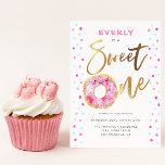 Donut Sweet One 1st Birthday Party Kaart<br><div class="desc">De eerste uitnodiging van het meisje op de verjaardag van Cute en Colorful girl met een waterverf illustratie van een roze donut met kleurrijke sproinkles. De nepgouden tekst zegt "lief".</div>