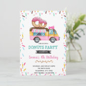 Donut truck verjaardagsuitnodiging feestdagenkaart (Staand voorkant)