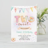 Donut TWEE lieve verjaardagsuitnodiging Kaart (Staand voorkant)
