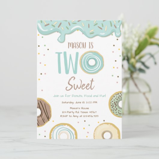 Donut Two Sweet Blue Pastel Second Birthday Party Kaart (Staand voorkant)