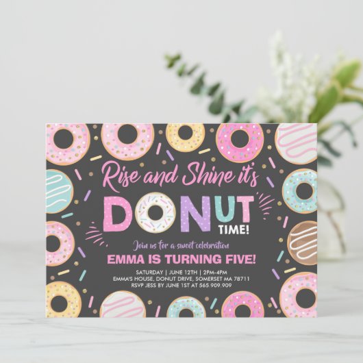 Donut Uitnodiging Opstaan Het Is Donut Tijd (Staand voorkant)