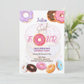 Donut uitnodiging voor 4e verjaardag (Staand voorkant)