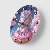 Donut Unicorn Wall Clock – Bewerkbare naam Ronde Klok (Hoek)