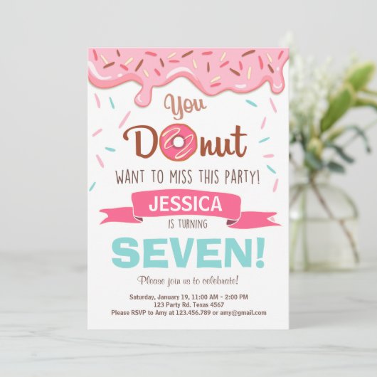 Donut Verjaardag Uitnodiging Donut Party (Staand voorkant)