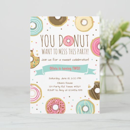 Donut Verjaardagsfeest Uitnodiging Donut wil misse (Staand voorkant)
