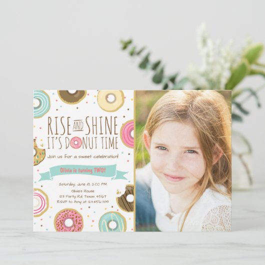 Donut Verjaardagsfeest Uitnodiging Rise and Shine (Staand voorkant)