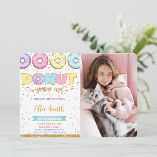 Donut-verjaardagsfoto uitnodiging (Staand voorkant)