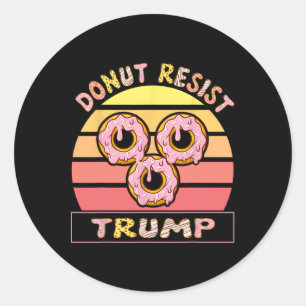 Donut verzet zich tegen anti-Trumppolitiek stateme Ronde Sticker