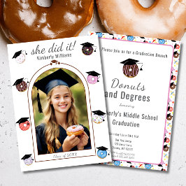 Donuts en diploma's Afstudeeraankondigingskaart Aankondiging