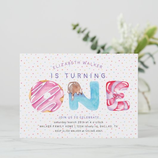 Donuts en Sprinkles eerste verjaardagsuitnodiging (Staand voorkant)