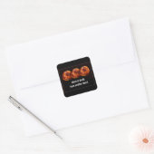 Donuts Hebben Nog Een Beet Grappige Tekst Op Zwart Vierkante Sticker (Envelop)