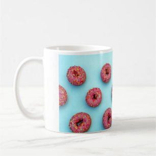 donuts sproinkles op donuts roze blauwe heldere mo koffiemok