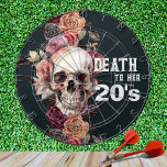 "Dood aan haar 20s" - 30e verjaardag bloemen Dartbord<br><div class="desc">R.I.P. tot het decadente! Dit stijlvolle bloemendartboard is het ideale cadeau voor een 30e verjaardag, of u kunt de tekst gemakkelijk aanpassen voor een ander decennium als een 40e of ander verjaardagscadeau. Met een gotische schedel met bleke abrikoos, zwarte en bordeauxrode bloemetjes op een diepzwarte achtergrond. Tekst "Dood aan haar...</div>