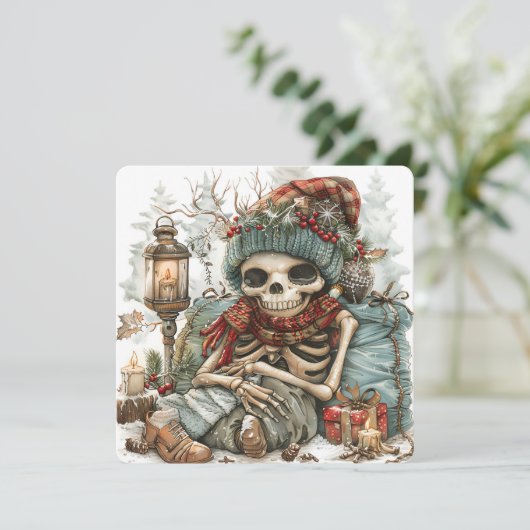 Dood Cozy – Winter Skelet Vibes” Feestdagenkaart (Staand voorkant)