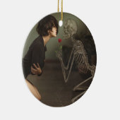 Dood en jonge vrouw keramisch ornament (Rechts)