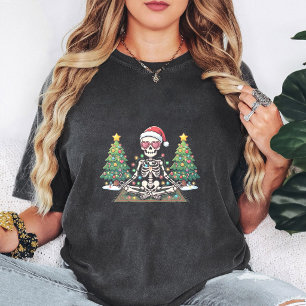 Dood van binnen maar het is kerstskelet yoga t-shirt