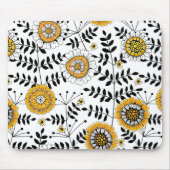 Doodle bloemen en bladeren in geel en zwart muismat (Voorkant)