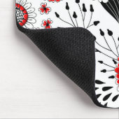 Doodle bloemen en bladeren in rood en zwart muismat (Hoek)