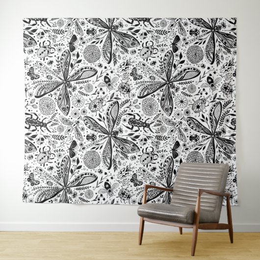 Doodle-bugs in donkerblauw wandkleed (In Situ (horizontaal))