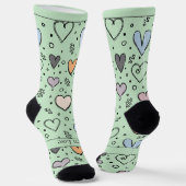 Doodle Hearts on Light Green with Text Sokken (Gebogen)