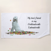 Doodle hond in bladeren strandlaken (Voorkant)