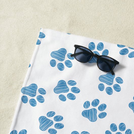 Doodle Paws, Dog Paws, Blauwe Paws Strandlaken (In situ)