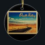 Doodvalvallei Nationaal Park Vintage Travel Keramisch Ornament<br><div class="desc">Vintage reisstijl Death Valley California Nevada,  met een prachtig uitzicht in de bergen met een gewikkelde snelweg in de verte.</div>