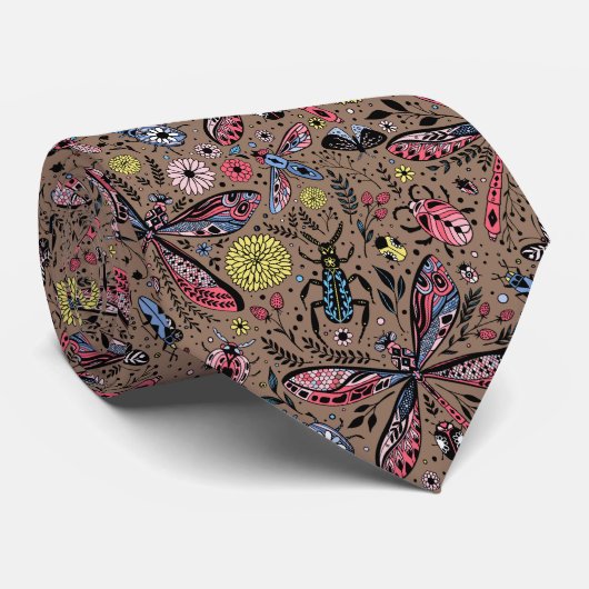 Doogavebeestjes op mochasbruin stropdas (Opgerold)