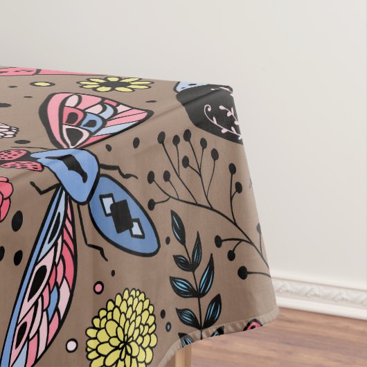 Doogavebeestjes op mochasbruin tafelkleed (Voorbeeld)