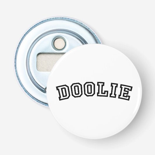 DOOLIE BUTTON FLESOPENER (Voorkant)