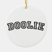 DOOLIE KERAMISCH ORNAMENT (Voorkant)
