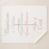 Doop Cross Meisje Roze Rammelaar Medium Sherpa Deken (Voorkant (horizontaal))